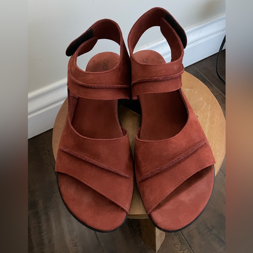 Women's Tan Sandals